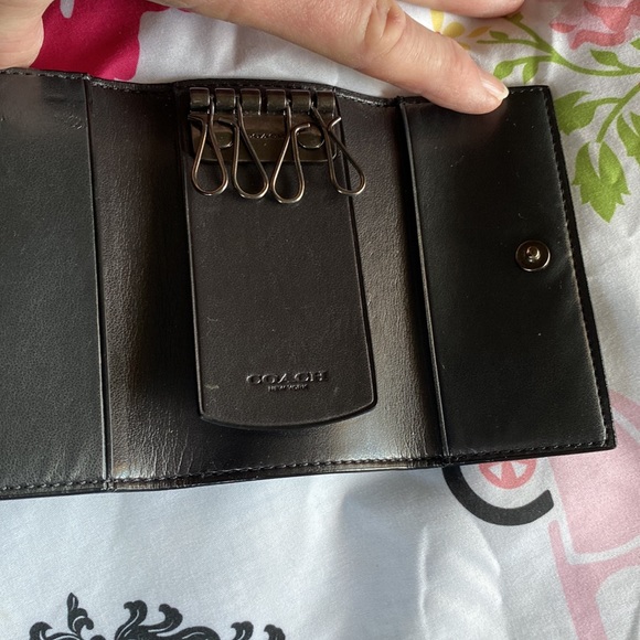Coach Keyholder - Picture 5 of 13